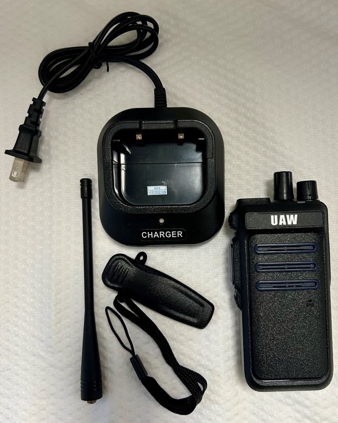 UA1000 32 CHANNEL DIGITAL UHF VHF 2 WAY RADIO.